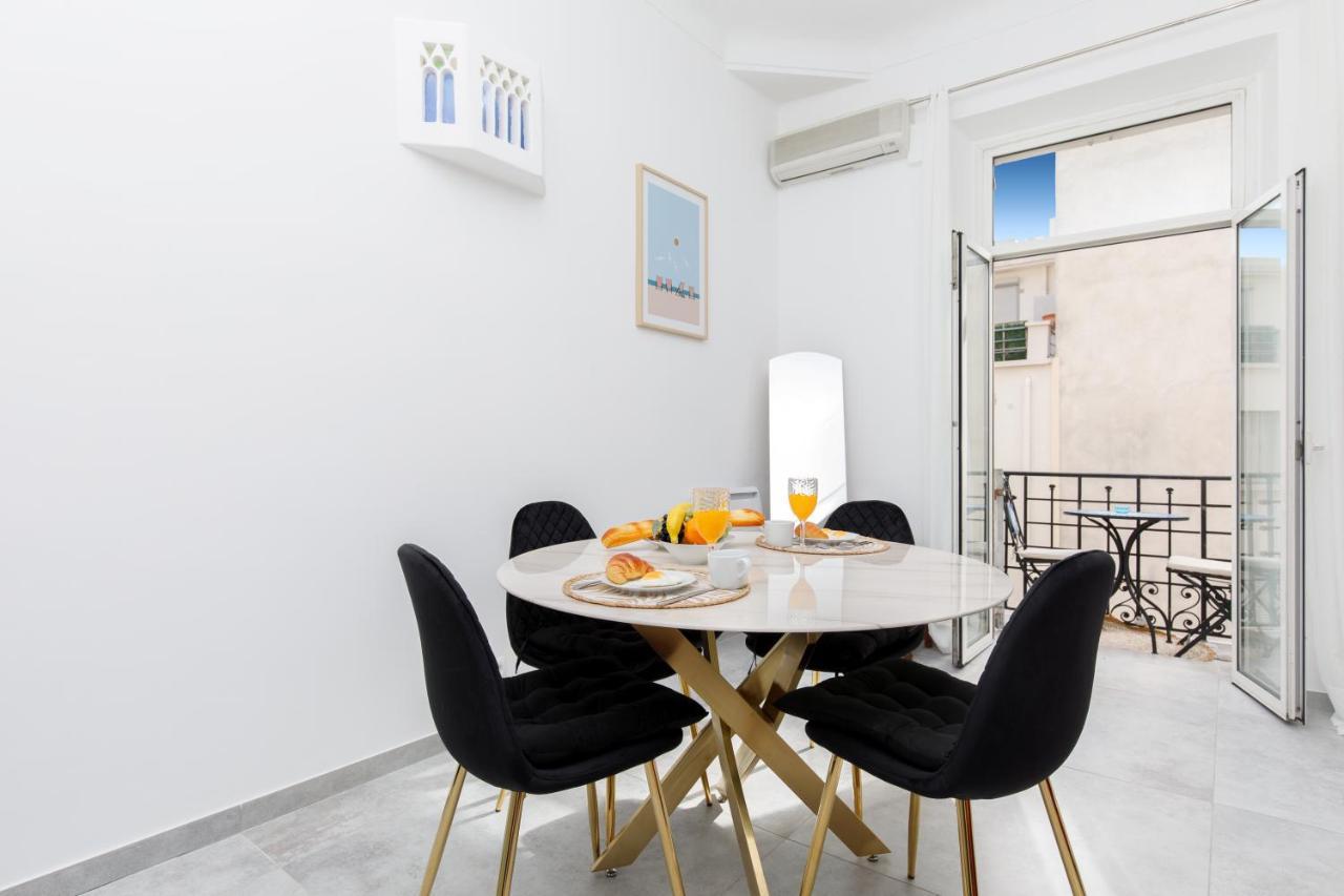 Santorin Apartment *
